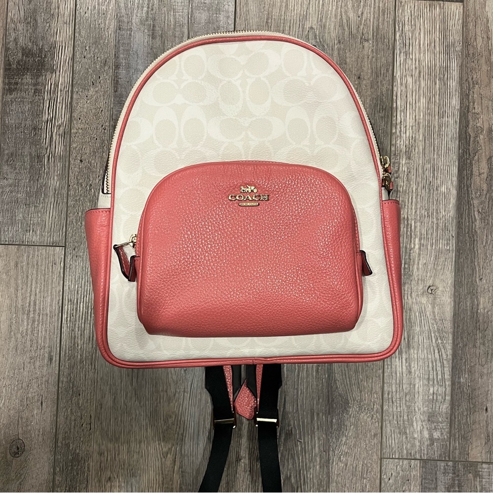 Coach Court Backpack - Picture 4 of 9